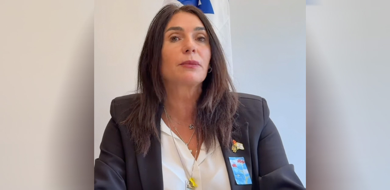 İsrail Ulaştırma Bakanı Regev: ‘Tahran’ı karartma zamanı geldi’