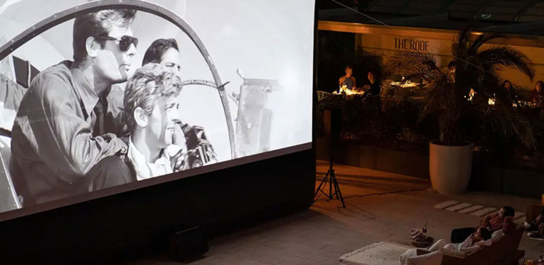 Kastamonu Üniversitesi öğrencileri mahallede açık hava sineması gerçekleştirdi